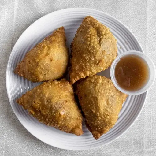 Freshly made samosas at ClubHouse Pizza & Chicken Winnipeg